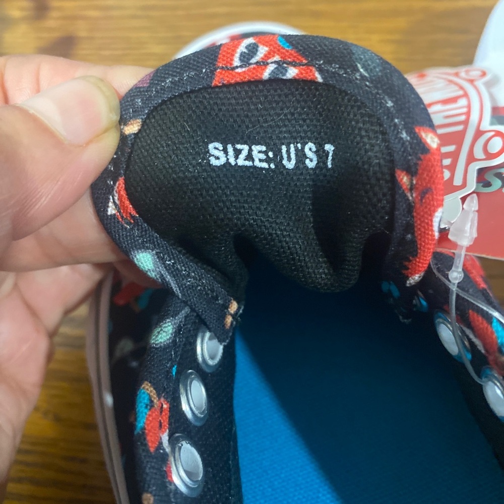 Vans Dabs Myla Black and Red fox Patterned Sneakers M7 W8.5 NWT - Picture 9 of 9